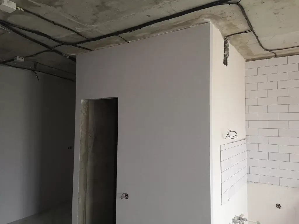 Облицовка стен керамической плиткой