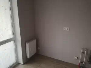 Поклейка обоев на кухне