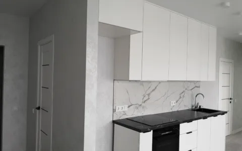 Оформление стен на кухне в современном стиле